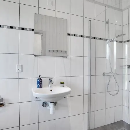 Kiersten - 800m From The Sea By Interhome